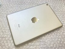 HF060 iPadmini 第2世代 Wi-Fiモデル A1489 16GB シルバー ジャンク ロックOFF_画像2