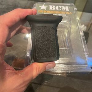 BCM GUNFIGHTER Vertical Grip Picatinny Mod 3 (実物) 新品・ランダム調ステッピング加工済み　バーティカルグリップ・フォアグリップ