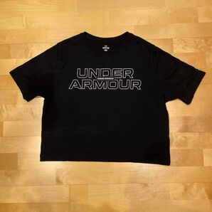 UNDER ARMOUR Tシャツ レディース