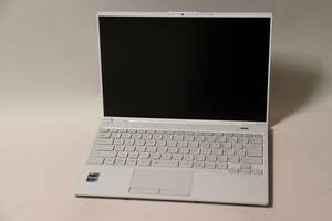 M036. FUJITSU / LIFEBOOK UH90/H1 / FMVU90H1W / Core i7-1360P / 16GBメモリ / SSDなし / 通電確認・ジャンク