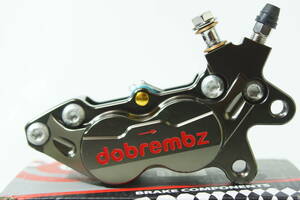 ★☆右用 DOBREMBZ 4pot キャリパー 新品未使用 4pot 40mm 汎用品 新品パッド付き ブレンボ シグナスx ＰＣＸ ｃｂ ｘｊｒ　チタン☆★