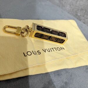 最終値下げ中Louis vuittonとsupremeのコラボキーチェーン