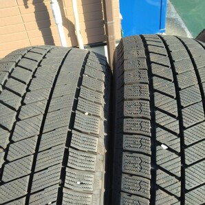 BRIDGESTONE BLIZZAK VRX３ 205/55R16 22年製造 ワンシーズンのみの使用 残溝たっぷりの画像3