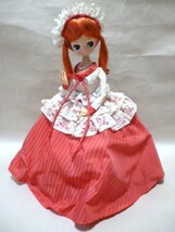 昭和レトロ ポーズ人形 フランス人形 ドール 白いレース 赤いドレス ツインテール_画像1