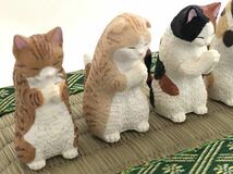 幸運や繁栄を引き寄せる五匹の招き猫　願掛け神拝　(台座ミニ畳付き)_画像3