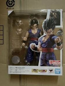 S.H.フィギュアーツ ドラゴンボール超 アルティメット悟飯 SUPER HERO 塗装済み可動フィギュア 未開封新品