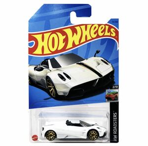 ホットウィール 2023　'17 パガーニ・ウアイラ・ロードスター ホワイト　HotWheels ベーシックカー HW ROADSTERS