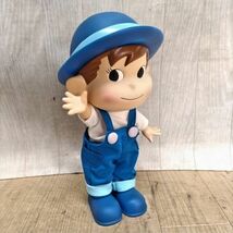 M625-J019758-4 FUJIYA 不二家 ペコちゃん ポコちゃん人形 オーバーオール ブルー 服布製 フィギュア サイズ(約):全高27cm ⑥_画像1