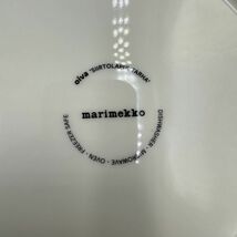M123-T060289-7 Marimekko マリメッコ シイルトラプータルハ プレート 皿 洋食器 ホワイト ブラック 2点セット サイズ(約)20cm×1cm ①_画像9