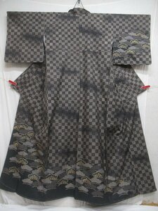 M4360 本場大島紬 正絹 刺繍 市松に松 訪問着 袷 着物 しつけ付