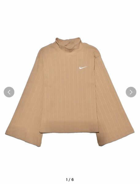 【未使用】NIKE ハイネックトップス　ベージュ