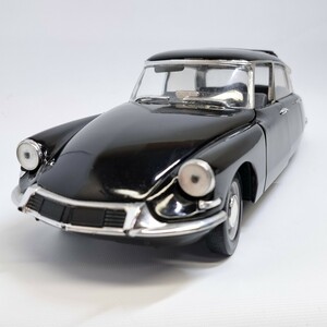 1/18 　SOLIDO　ソリド　CITROEN　DS　19　　1963　シトロエン