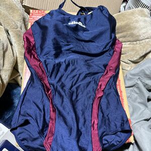 大幅値引歓迎【新品未使用】競泳 競泳水着 学生服 制服 スクール水着 衣料品店 スポーツウェア スイミングスクール ellesse Oサイズ