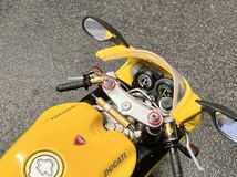 コレクター保管品 ミニチャンプス MINICHMPS DUCATI 996,STREET VERSION 1:12 バイク 模型 オモチャ　メタルモデル イエロー色_画像6
