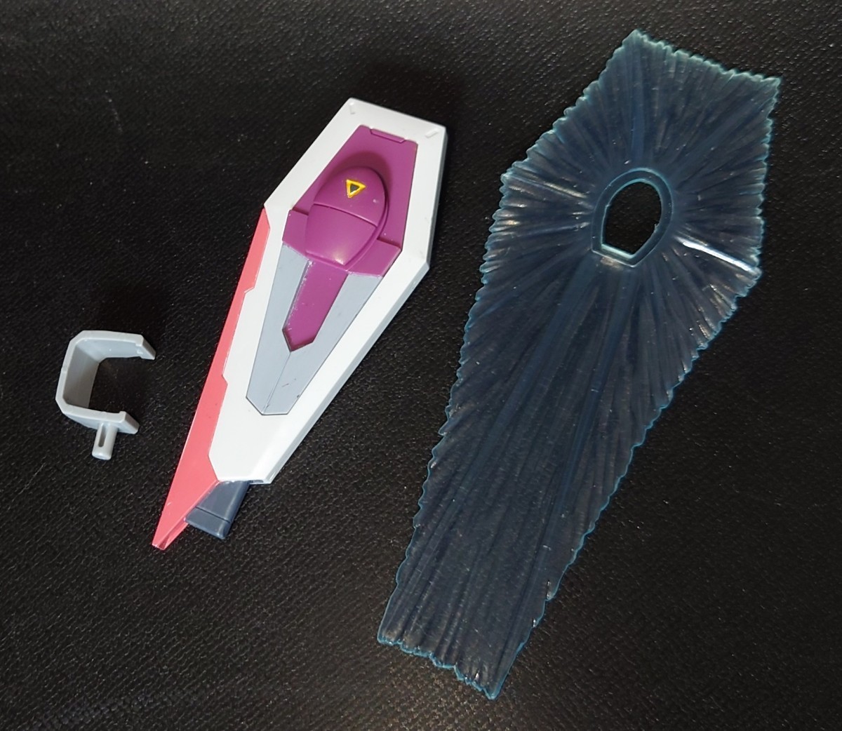 HG 1/144 Infinite Justice Gundam Shield Parts Mixage Produit fini partiellement peint Gunpla Produit authentique Bienvenue pour combiner l'expédition, personnage, Gundam, Produit fini