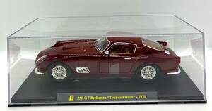 コレクター保管　ミニカー　フェラーリ　250GT　１/24 1956型　ケース付/2458