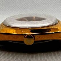 ヴィンテージ　エルメスHERMES レッドダイヤル手巻きメンズ腕時計　17jewels 1980から1989年スイス製 再生品_画像9