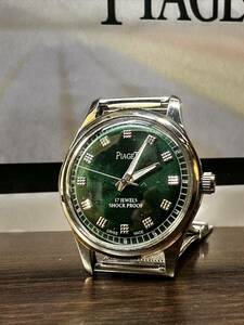 ヴィンテージ　ピアジェPIAGET グリーンダイヤル手巻きメンズ腕時計　17jewels 1980から1989年スイス製 再生品