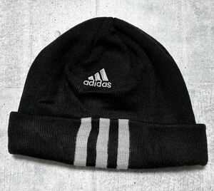 アディダス adidas パフォーマンスロゴ 裏地フリース ニットキャップ　　ニット帽 3本ライン スリーライン アウトドア タウンユース 柳8802