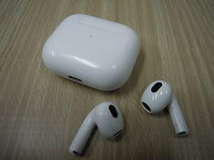 （く-L-1607） Apple AirPods 第3世代　アップル エアーポッズ A2566 A2564 A2565 ワイヤレスイヤホン Bluetooth　動作確認済み 中古