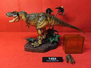 特撮リボルテック　No.029　ロストワールド：ジュラシックパーク　T-REX　パーツに欠品あり　中古