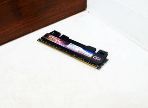 ▼送料180円(R508-G98) 動作品 PCメモリ 4GB×1枚 DDR3-1600(PC3-12800) デスクトップ用 1.5V TeamGroupInc. TXD34096M1600HC9-D