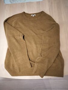 ユニクロU　3Dクルーネックセーター