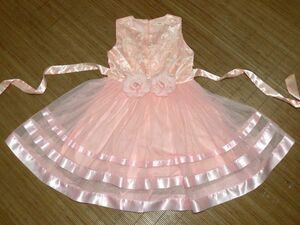 12-81☆パステル系オレンジピンク*スカートのサテンリボンがかわいい子供ドレス/140/W32.B35☆