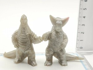 ウルトラマン 不二家 ウルトラ怪獣大決戦 消しゴム レッドキング ゴモラ 銀[231225検]Ultraman丸大 雪印 ハム ソーセージQフィギュア 特撮