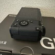 美品 RICOH GR III リコー GR3 コンパクトデジタルカメラ 予備バッテリー付き_画像10