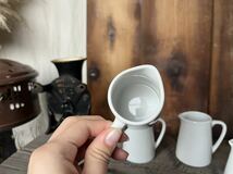 A 5点セット 白磁 アンティーク ビンテージ デットストック 陶器 ミルクポット レトロ 喫茶 ミルクピッチャー　当時物 シンプル コーヒー_画像3