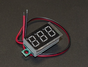 【ジャンク/3個組】3桁のデジタル電圧計 赤 レッド 2線式 電子工作 DIY 不動 不良品 検品落ち 研究や部品取りに