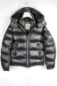 91　モンクレール MONCLER ワッペン 重ね着 ダウンジャケット ブラック ZIN　０/SーM　メンズ ダウン　I1239