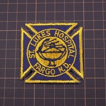 DF136 ST. LUKES HOSPITAL FARBO N.D. ビンテージ ワッペン パッチ ロゴ エンブレム アメリカ 米国 USA 輸入雑貨 ランプ 刺繍_画像3