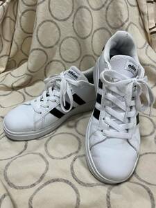 中古 adidas GRAND COURT レディーススニーカー 23.0cm ホワイト