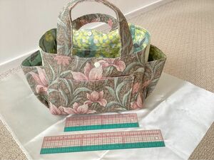 手提げバック　 トートバッグ ハンドメイド 花柄 サブバッグ ハンドバッグ