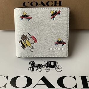 ☆☆【COACH】x スヌーピー コラボ 人から人気二つ折り財布 ☆☆