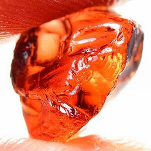 【世界の原石:パイロープガーネット 6.85ct:7784】非加熱 マダガスカル Natural Pyrope Garnet Rough 鉱物 宝石 標本 jewelry Madagascar