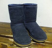 美品:UGG(アグ).リアルムートン レザー ショート ブーツ 24(レディース/濃紺/5825/CLASSIC SHORT/クラシック ショート/羊毛革/防寒)_画像2