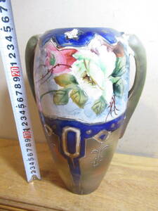 明治期　輸出用陶器　盛り上げ金彩花瓶　バラの図柄　耳付き花瓶　箱無し