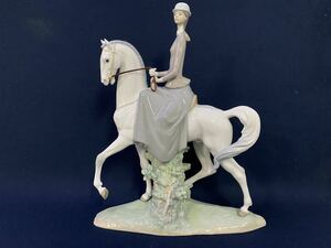 サ5595M★リヤドロ　LLADRO　【白い馬の少女】＃4516　WOMAN ON HORSE　フィギュリン　高さ45ｃｍ★