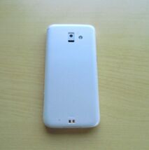 docomo らくらくスマートフォン プレミアム　F-09E　ワンセグ付　FCNT株式会社_画像3