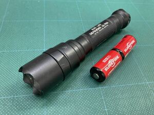 中古品 実物　SUREFIRE シュアファイア ディフェンダーウルトラE2D DEFENDER ULTRA+surefire純正a123バッテリー2個