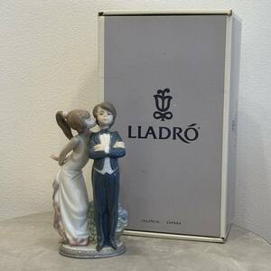 ◇LIADRO リヤドロ 陶器人形 未使用保管品 箱付き 少年と少女 西洋陶磁 置物◇