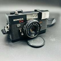 KONICA C35 EF KONICA HEXANON 38㎜ F2.8 JAPAN 46 フィルムカメラ カメラ コンパクト 黒ボディ ブラックボディ 光学機器 趣味 行楽 6940_画像1