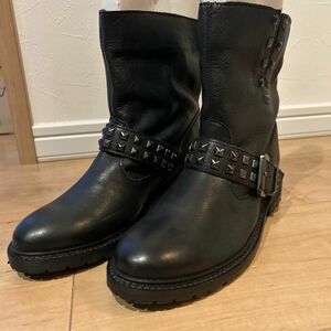 ぶぶぶ、ブラックレザーのブーツがシブちぃ！サイズ36 23cm Bershka 黒 レザー ブーツ