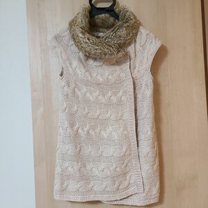 ももも、モフモフふわふわがカワちぃ！サイズS ZARA knit vest ニット ノースリーブ