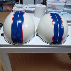ヘルメット、2個、美品、新品同様、未使用に近いです。サイズは、フリーサイズです。