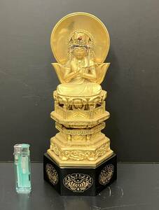◆【仏教美術・仏像】大日如来像・金箔肌粉・木質樹脂製・置台付き（総高さ28.6ｃｍ）◆