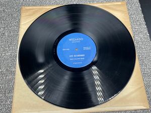 １０８９《ディスクのみです》レコード　ＬＰ　LIVE RECORDINGS / WIZARDO RECORDS
